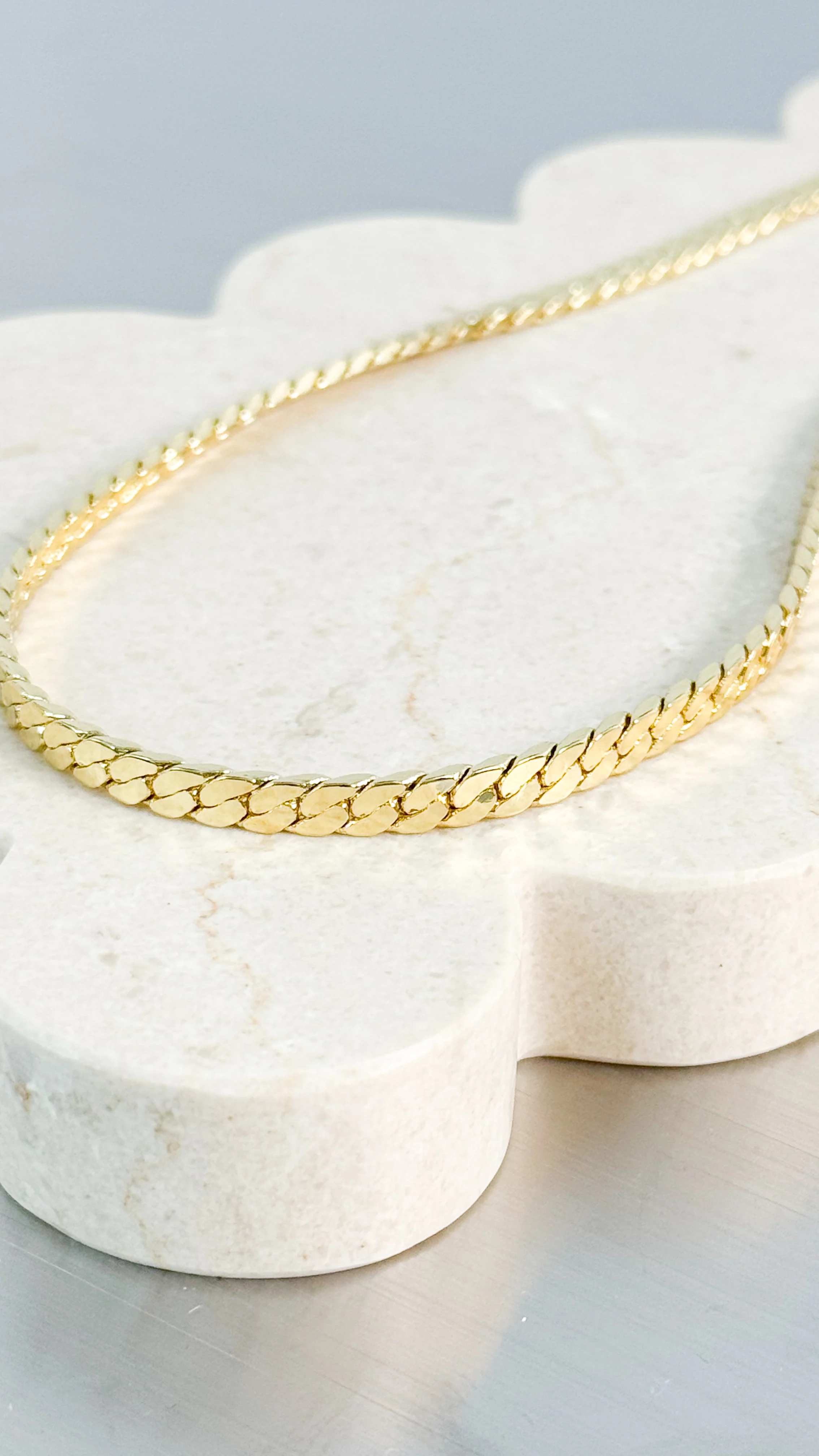 5MM CHAIN 18K GOLD PLATED NECKLACE - GOLD - Image 4