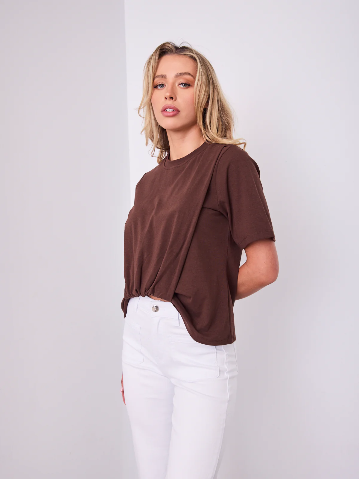 AMBER TUCK TEE - CHOCOLATE - Image 7