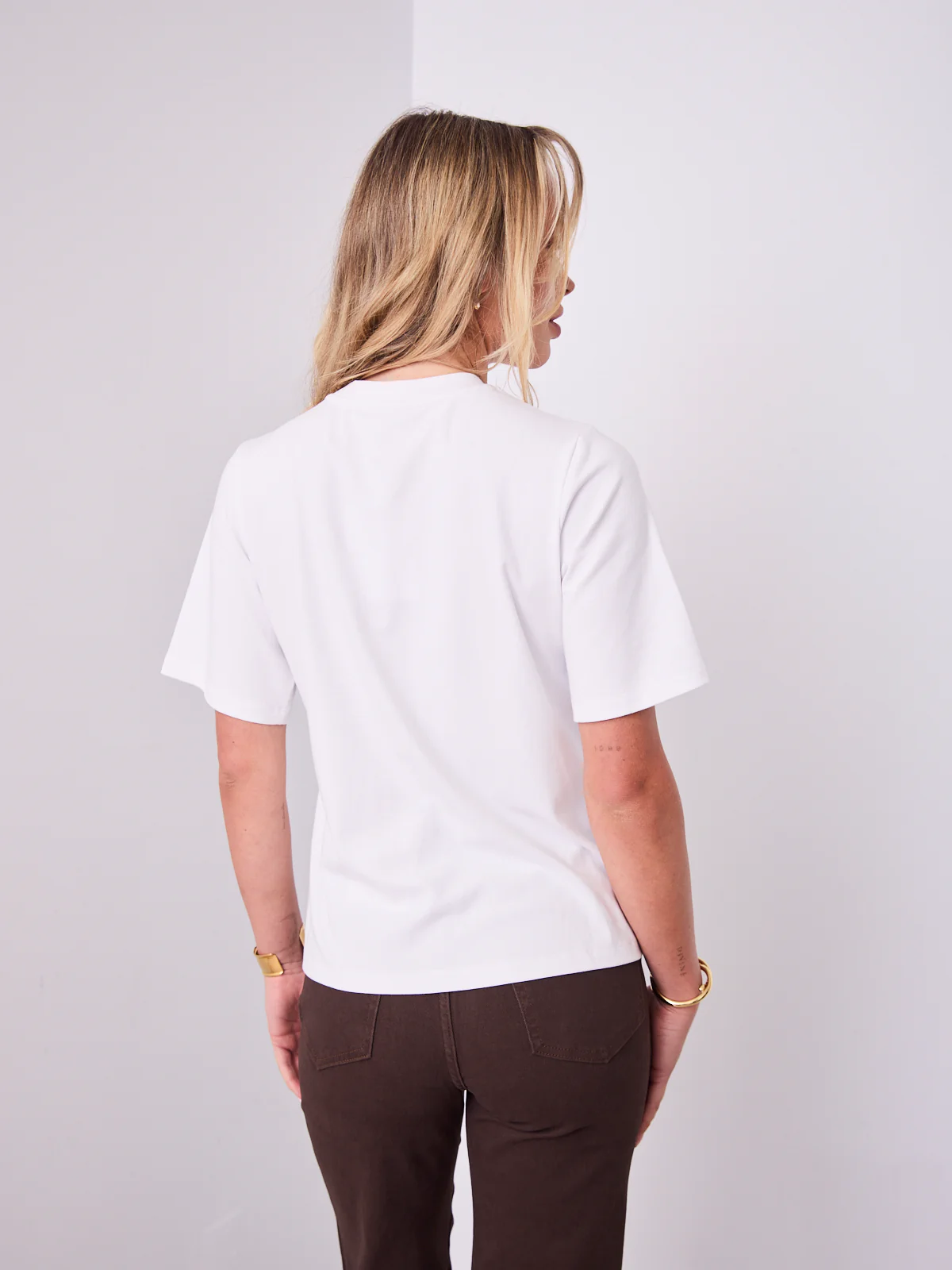 AMBER TUCK TEE - WHITE - Image 6
