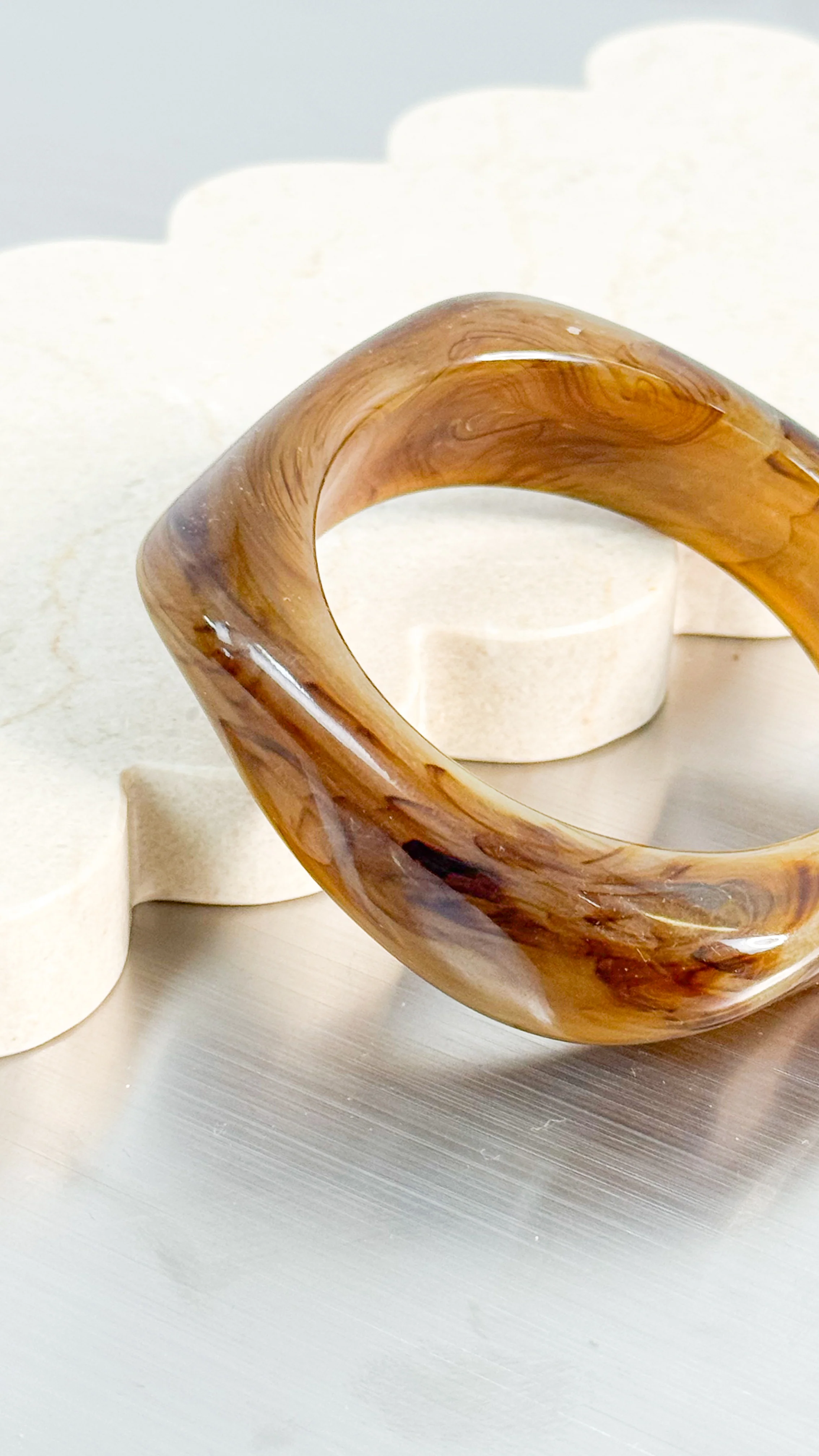 ANGULAR CUFF BANGLE - BROWN - Image 3