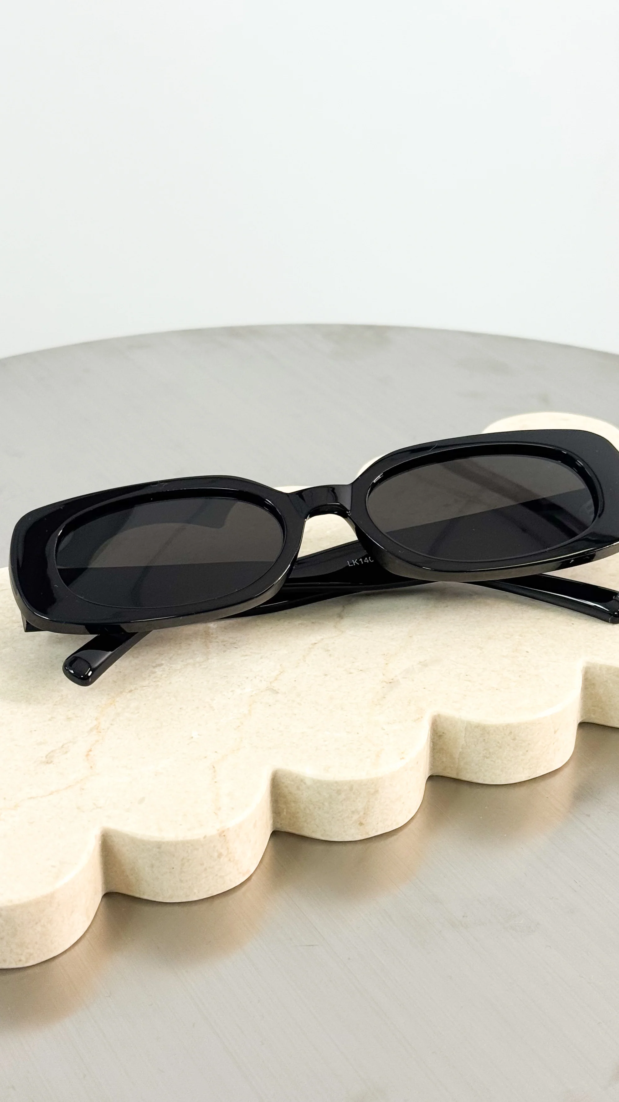 BIJOU POLARISED SUNGLASSES - BLACK - Image 5