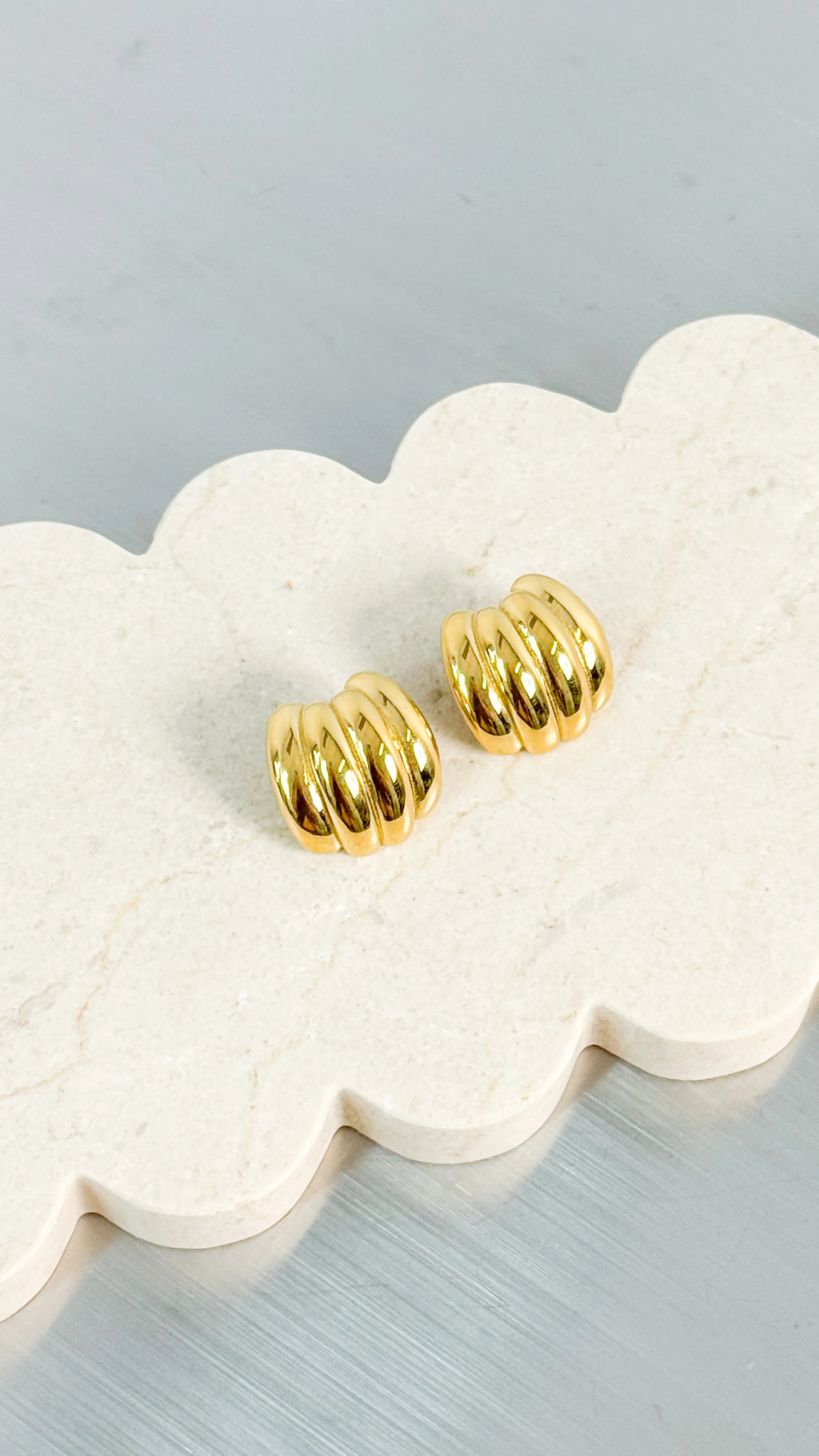 CARMEL PUFF EARRINGS - GOLD - Image 2
