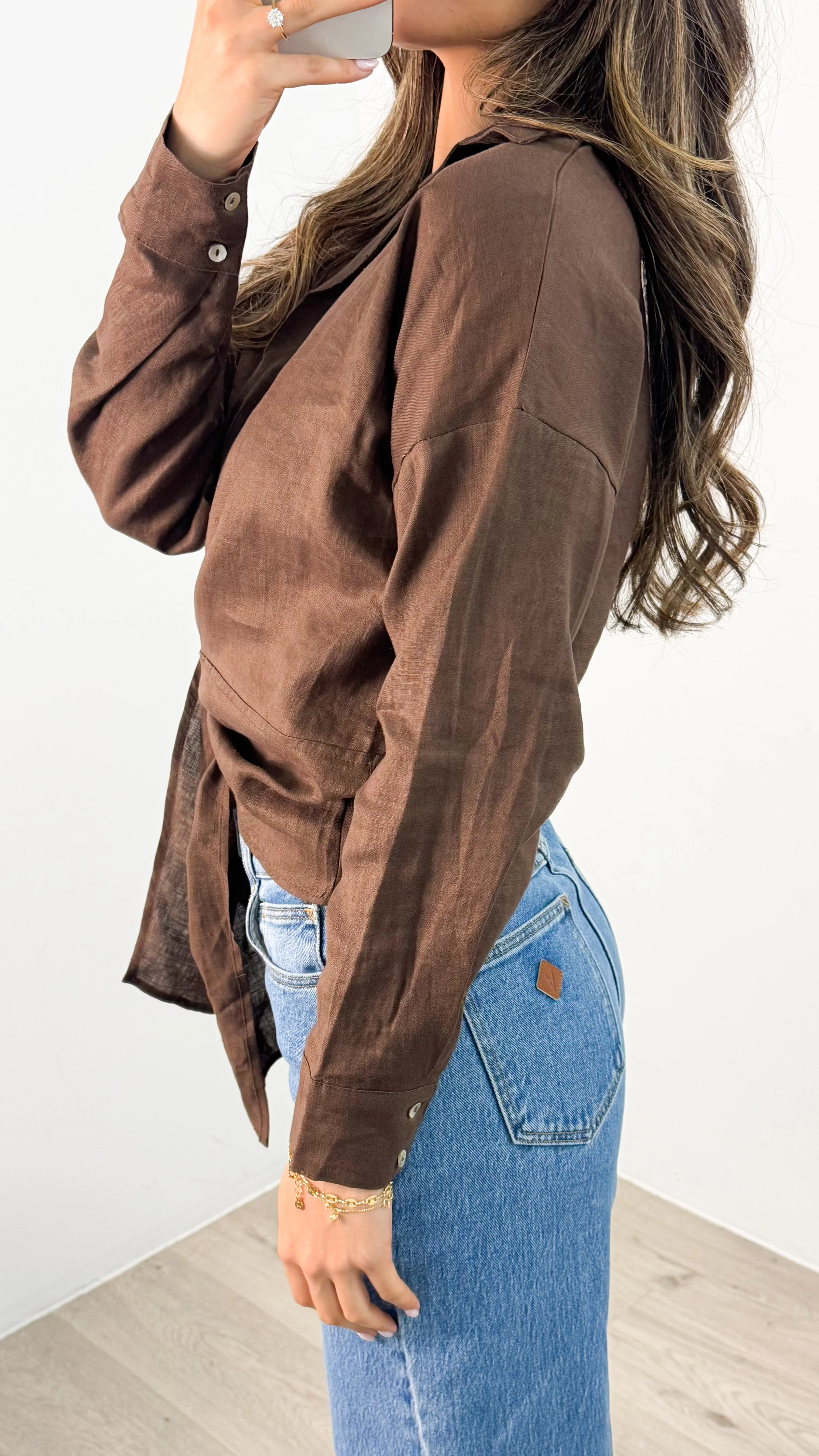 COMO LONG SLEEVE LINEN SHIRT - CHOCOLATE - Image 5