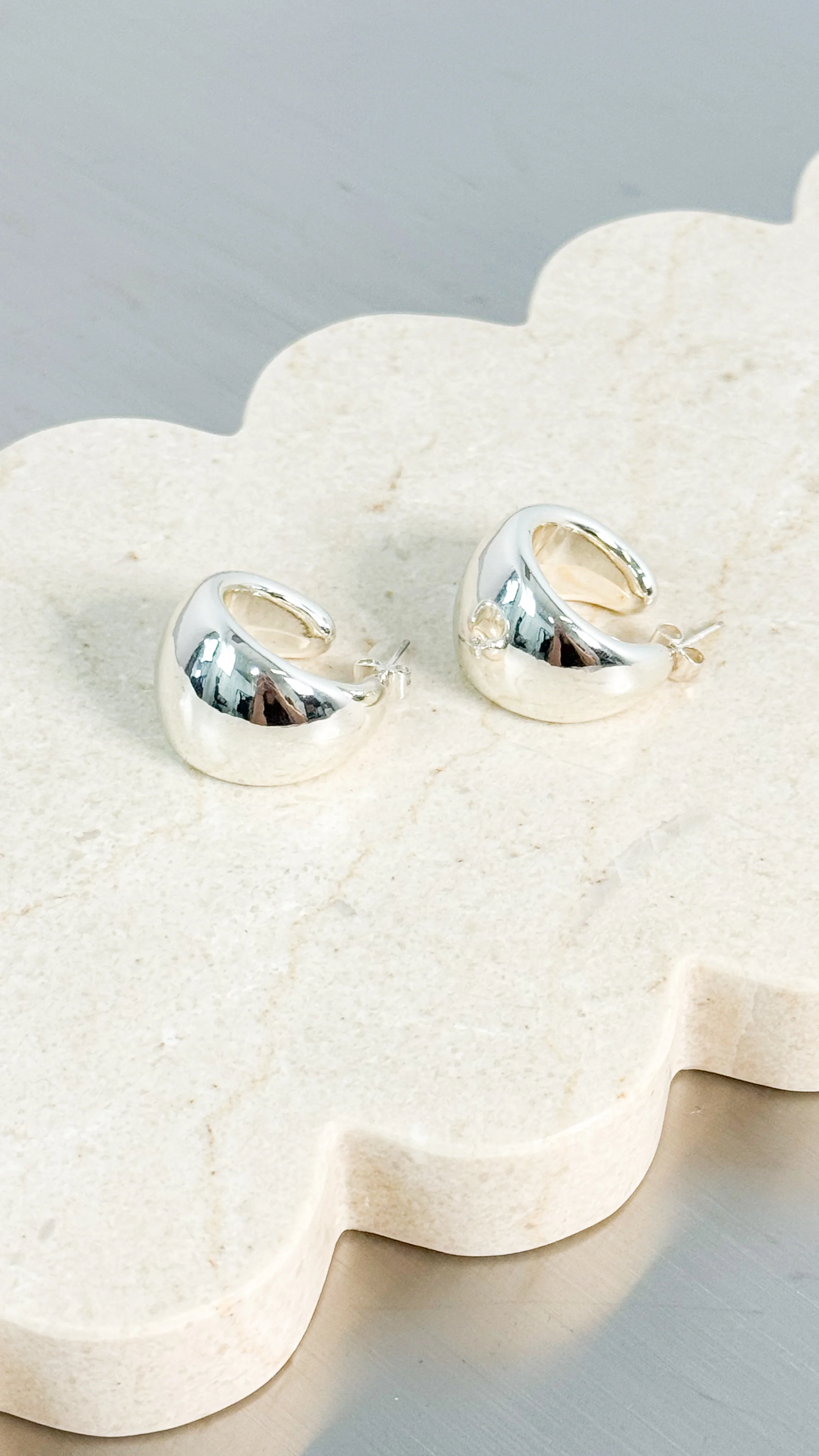 DOME HUGGIE STERLING SILVER PLATED EARRINGS - SILVER - Image 2