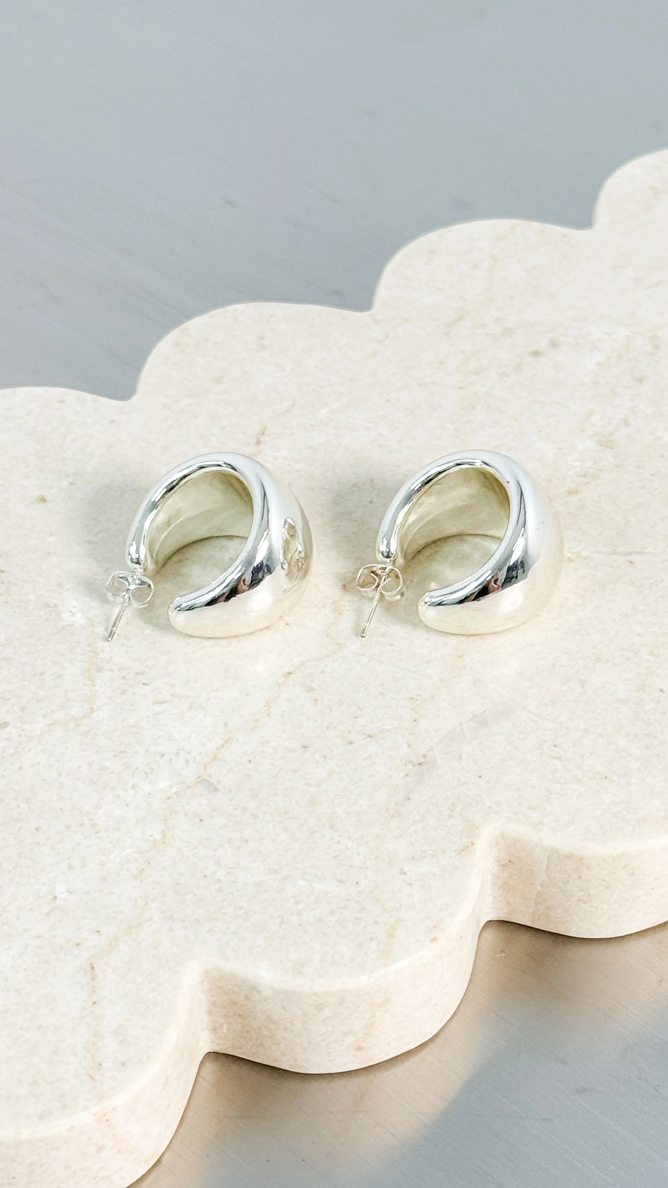DOME HUGGIE STERLING SILVER PLATED EARRINGS - SILVER - Image 4