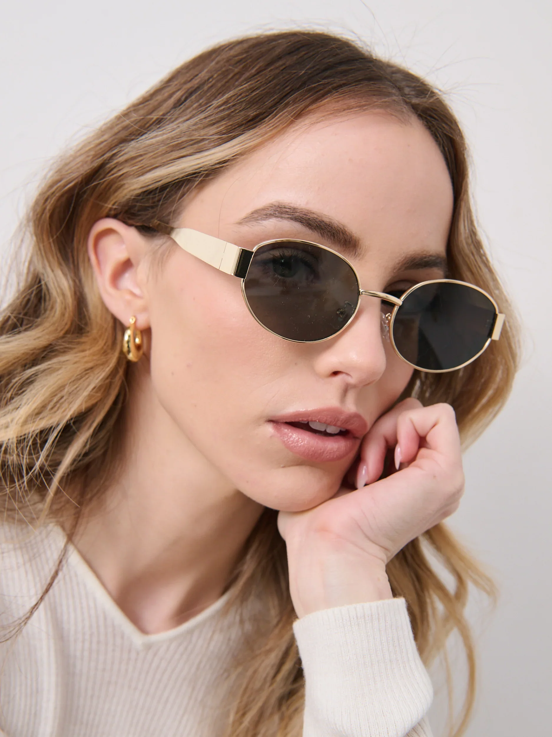 HELENA OVAL SUNNIES - GOLD/BLACK - Image 5