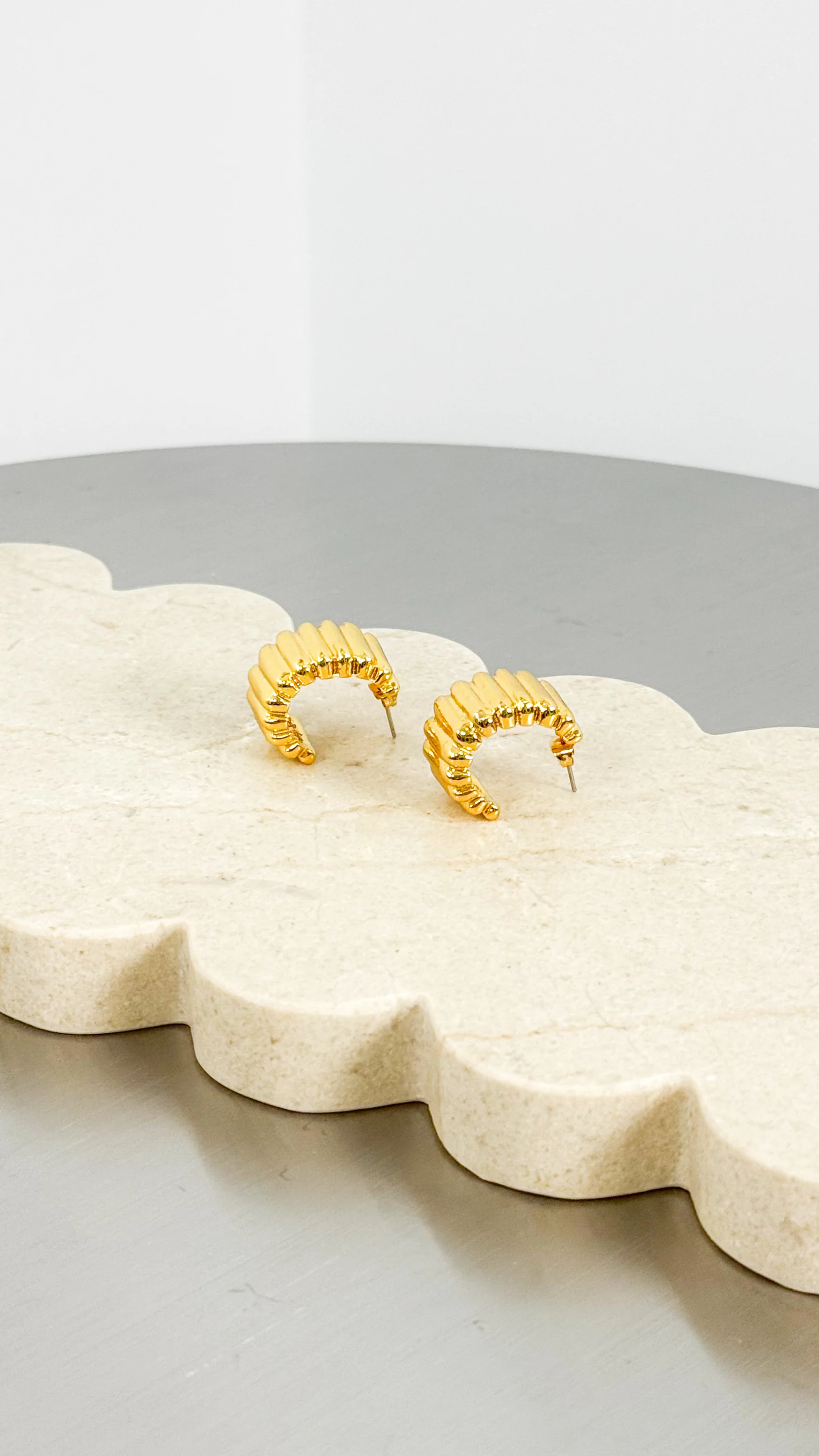 INDIRA 18K GOLD PLATED EARRINGS - GOLD - Image 4